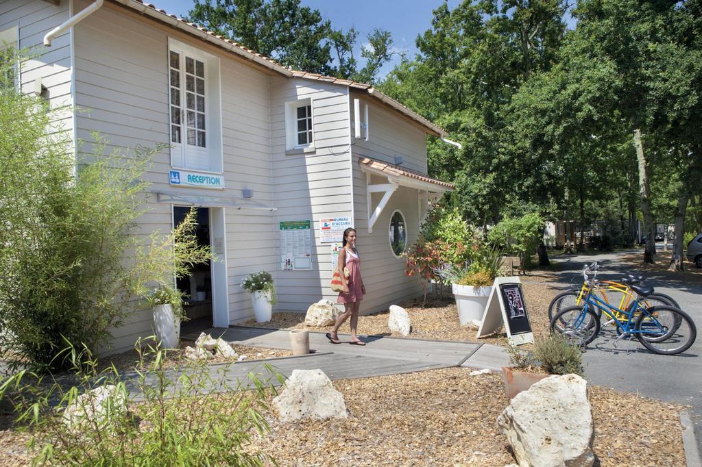 Camping Officiel Siblu Domaine De Soulac Exterior photo
